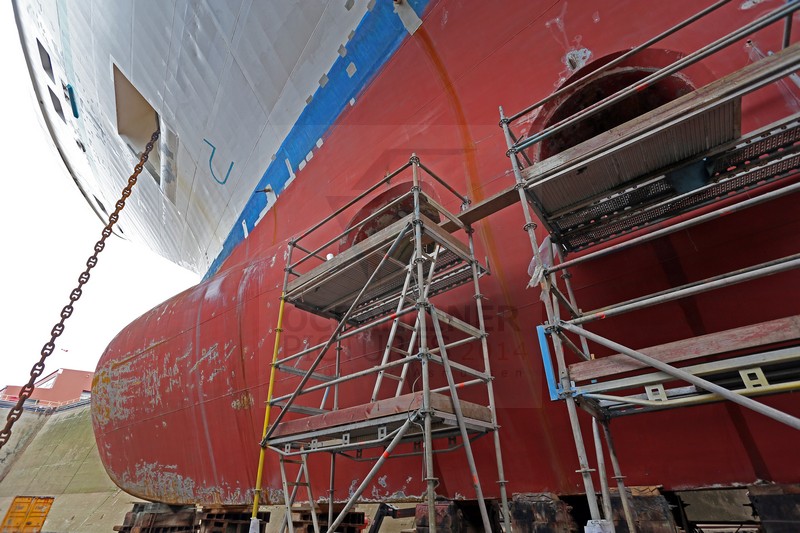 Bugstrahler und Wulstbug MS Artania im Dock am 23.10.2014 Bugstrahler und Wulstbug MS Artania im Dock am 23.10.2014