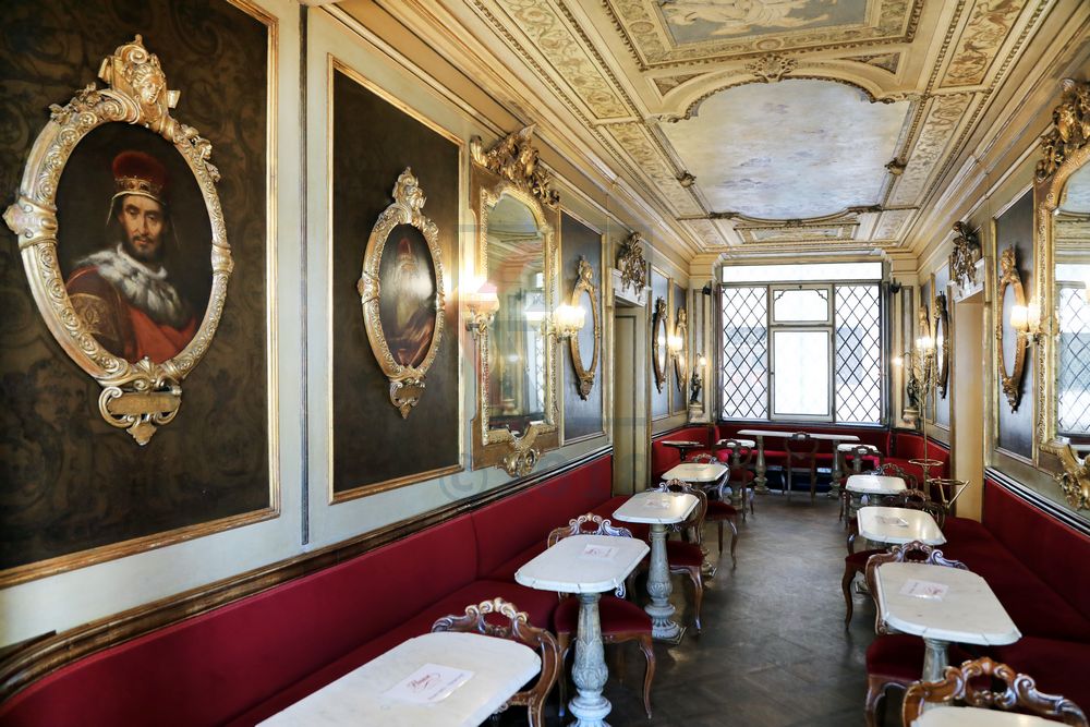 Caffee Florian in Venedig Innenansicht einer der Räume