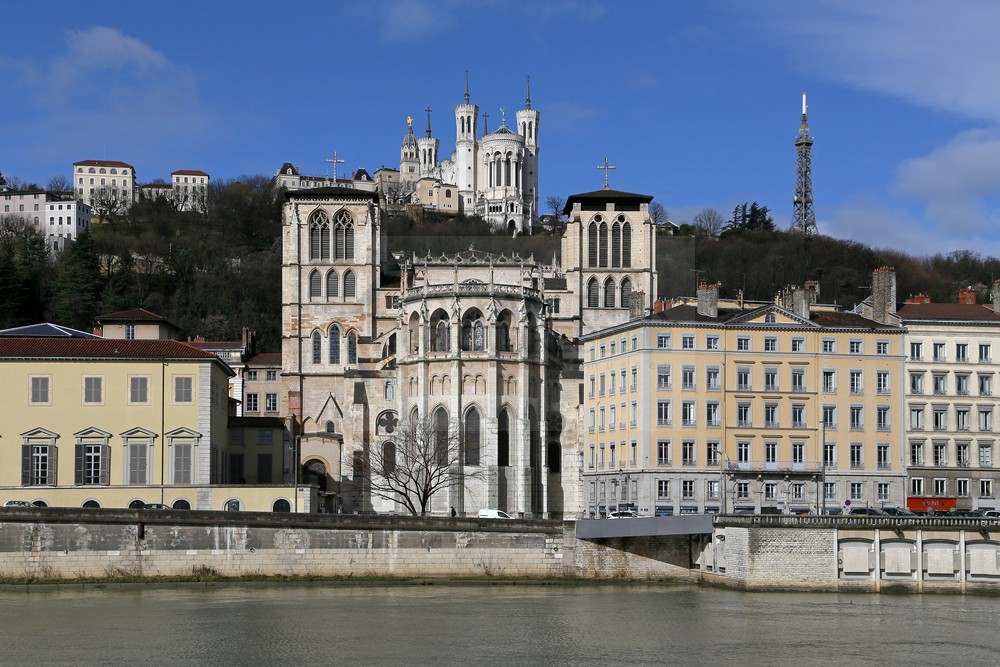 Cathedrale Saint-Jean Baptiste, La Basilique Notre Dame de Fourviere und Tour Metallique de Fourviere in Lyon
