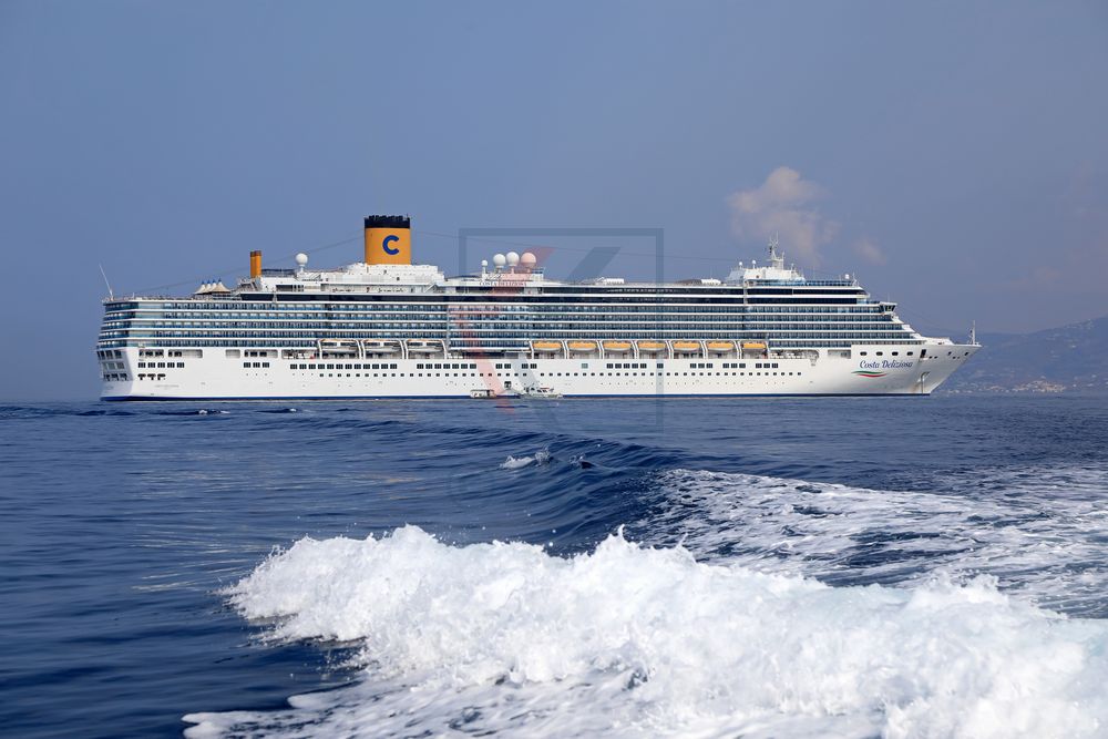 Costa Deliziosa vor Mykonos