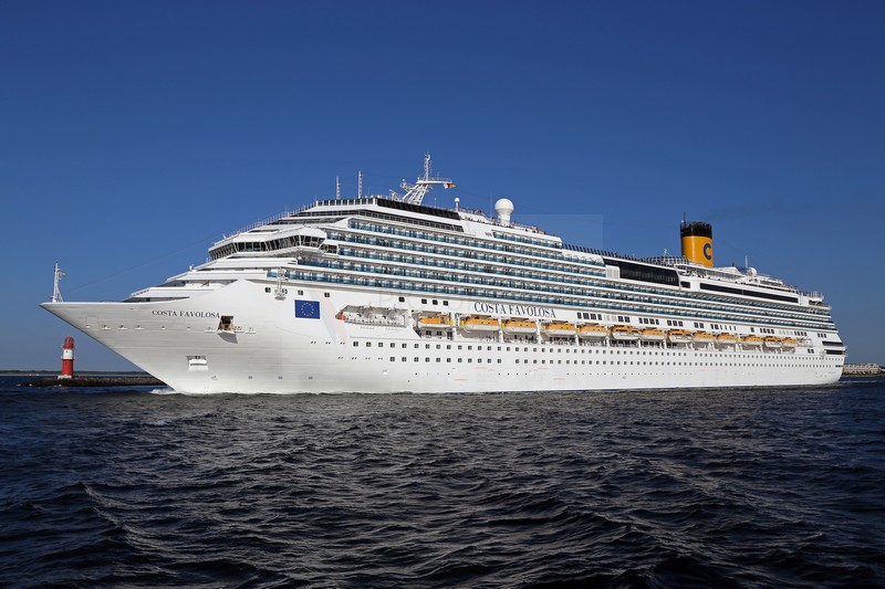 Costa Favolosa auslaufend Warnemünde Costa Favolosa auslaufend Warnemünde