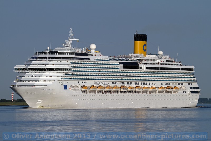 Costa Pacifica departing Hamburg, 21. July 2013 Costa Pacifica departing Hamburg, 21. July 2013