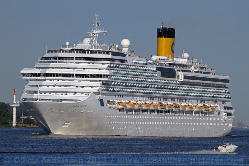 Costa Pacifica auslaufend aus Hamburg Costa Pacifica auslaufend aus Hamburg