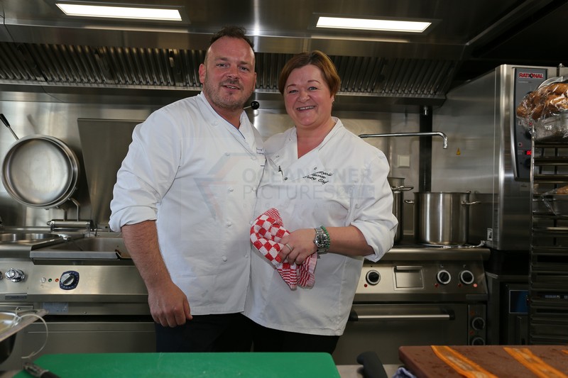 Danny und Roberta auf MS Anesha