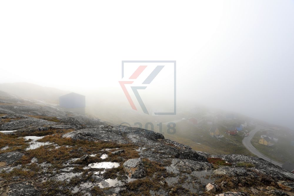 Dichter Nebel über Qaqortoq, Grönland Dichter Nebel über Qaqortoq, Grönland