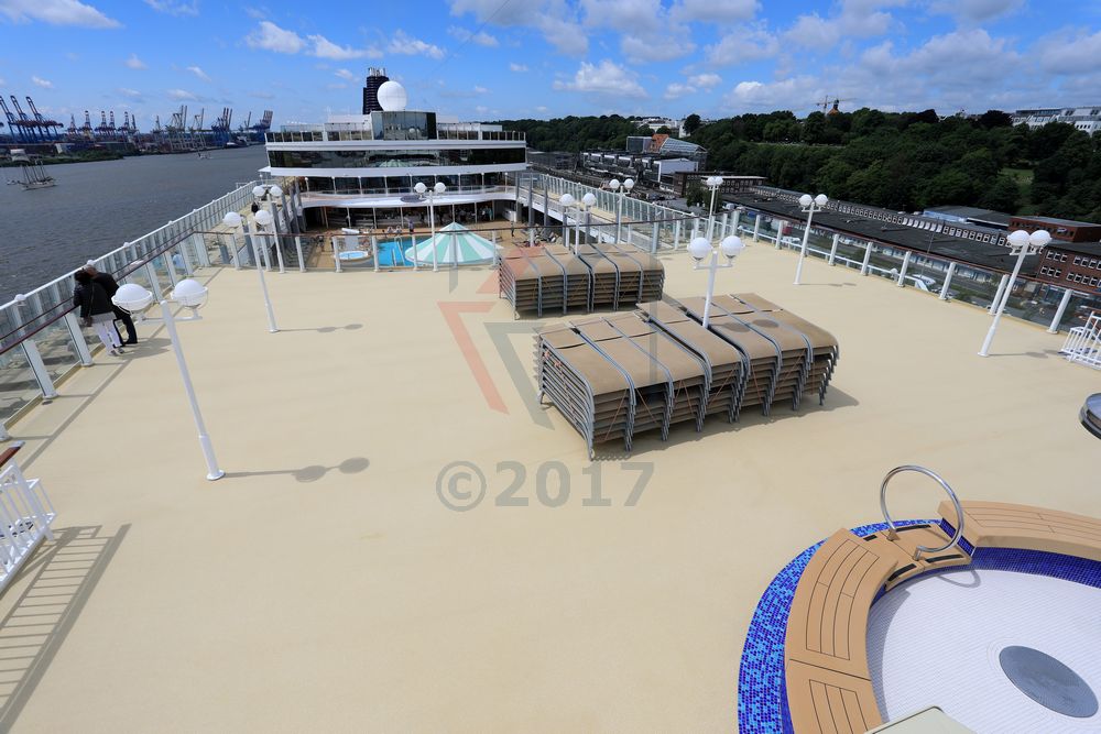 Eines  der Sonnendecks Norwegian Jade