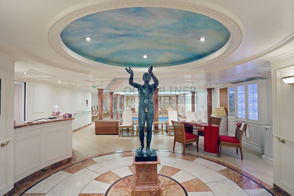 Eingang Hallenbad MS Deutschland