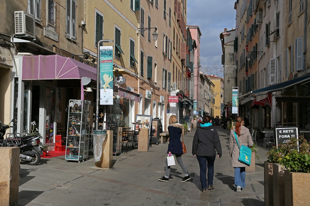 Einkaufsstraße in Ajaccio, Korsika