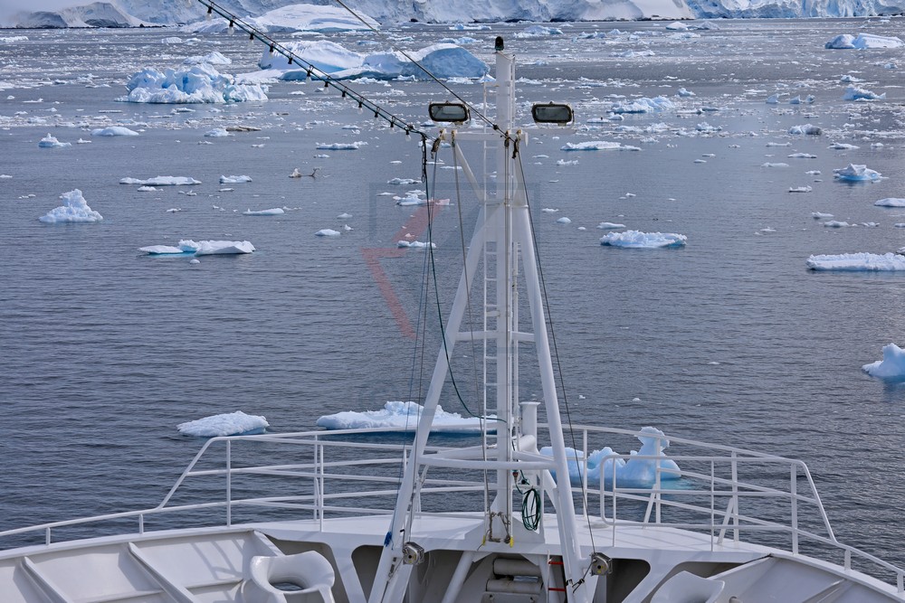Eisfahrt mit der MS Hamburg in der Andvord Bay, Neko Harbor, Antarktis