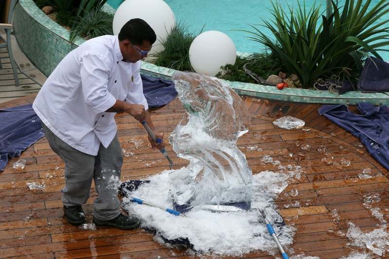 Eisschnitzen MS Artania