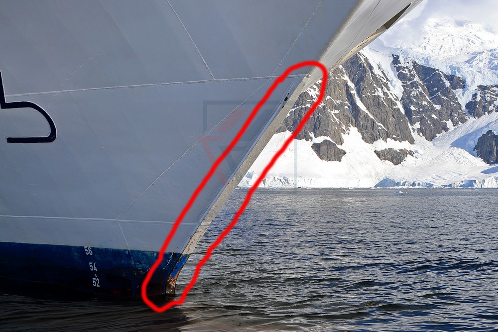 Eisverstärkter Rumpf, Vorsteven der MS Hamburg, Antarktis