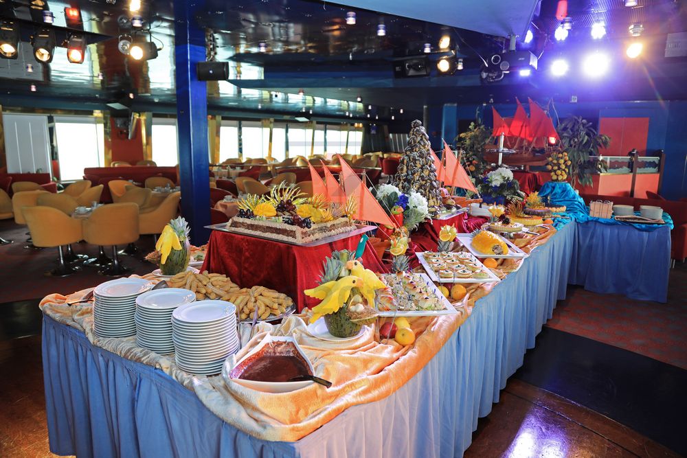 Elegante Kaffeestunde MS Hamburg Elegante Kaffeestunde MS Hamburg