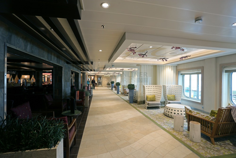 elegantes und entspanntes Sitzen an Bord der Anthem of the Seas