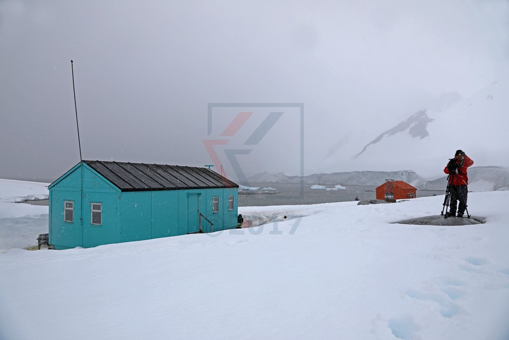 Expedition Antarktis, Damoy Hut in Dorian Bay Expedition Antarktis, Damoy Hut in Dorian Bay