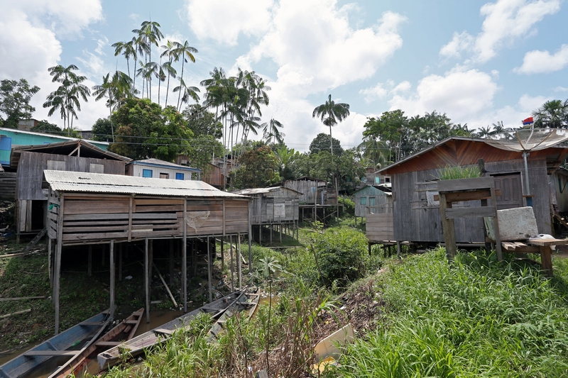 Favelas am Hafen von Jutai am Amazonas 05.01.2015 Favelas am Hafen von Jutai am Amazonas 05.01.2015