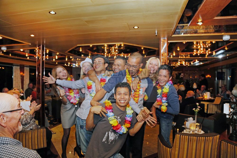 Finale der Crew Show MS Saxonia Finale der Crew Show MS Saxonia