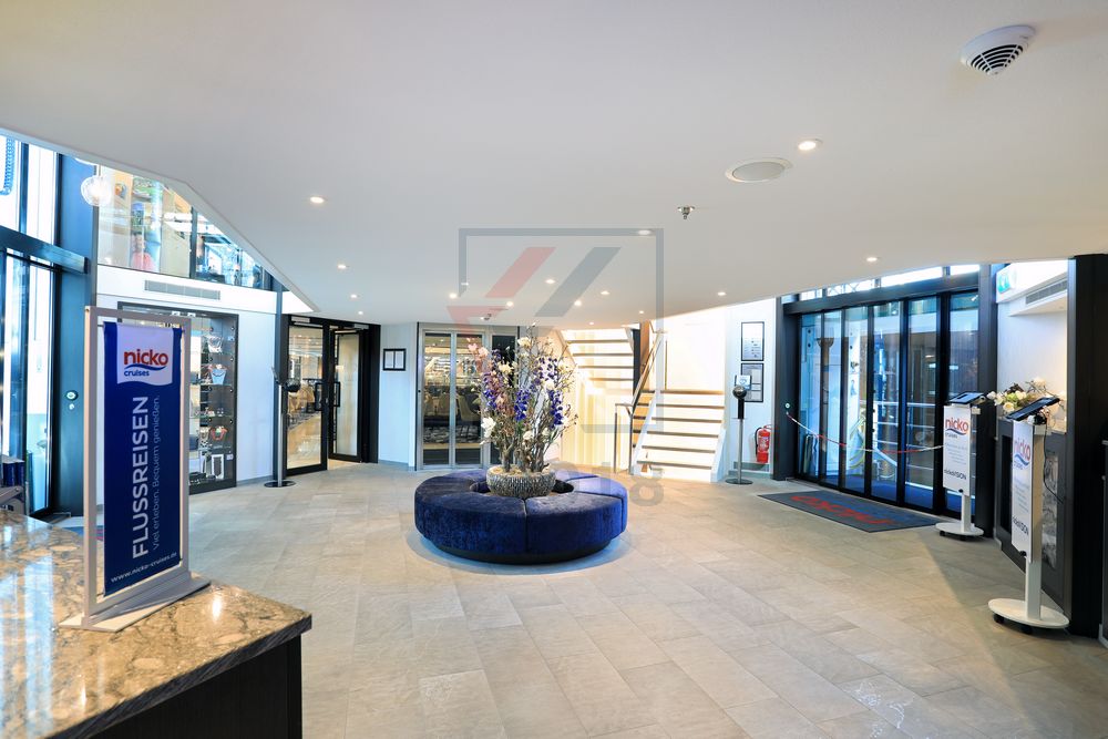 Foyer, Rezeption und Atrium der nickoVision