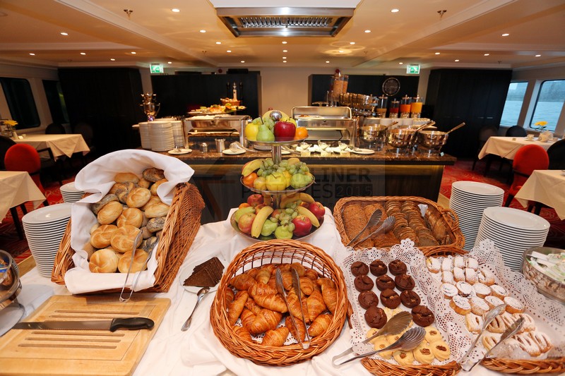 Fruehstuecksbuffet MS Ariana 30.03.2015 Fruehstuecksbuffet MS Ariana 30.03.2015