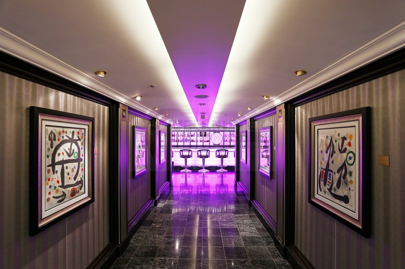 Gang zur Casino Bar MS Marina