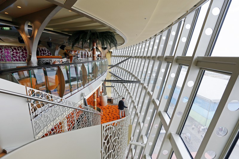 Glasfront Theatrium AIDAsol Glasfront Theatrium AIDAsol