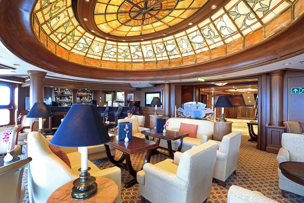 Grills Lounge Queen Victoria