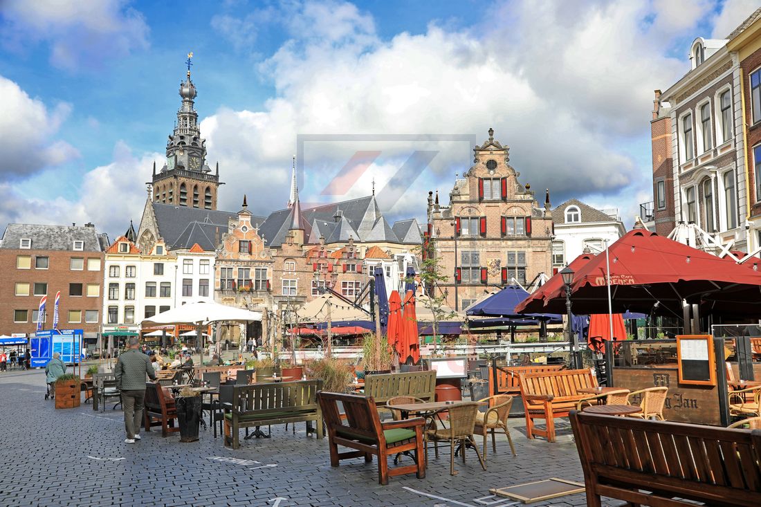 Grote Markt De Waagh und Stevenskerk Nijmegen Grote Markt De Waagh und Stevenskerk Nijmegen