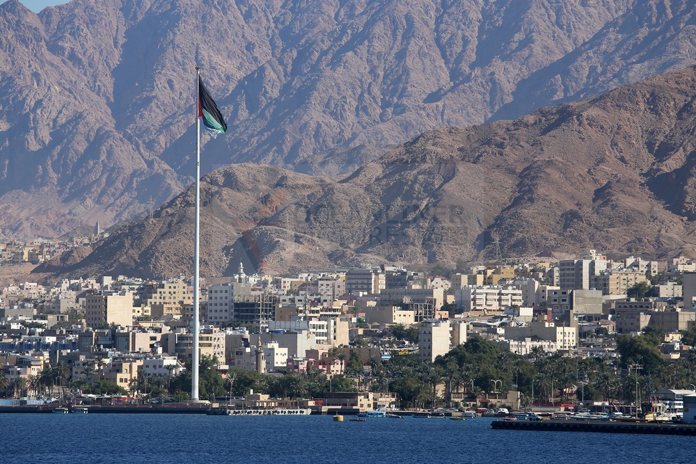 Hafenstadt Aqaba und 130m hoher Fahnenmast Hafenstadt Aqaba und 130m hoher Fahnenmast