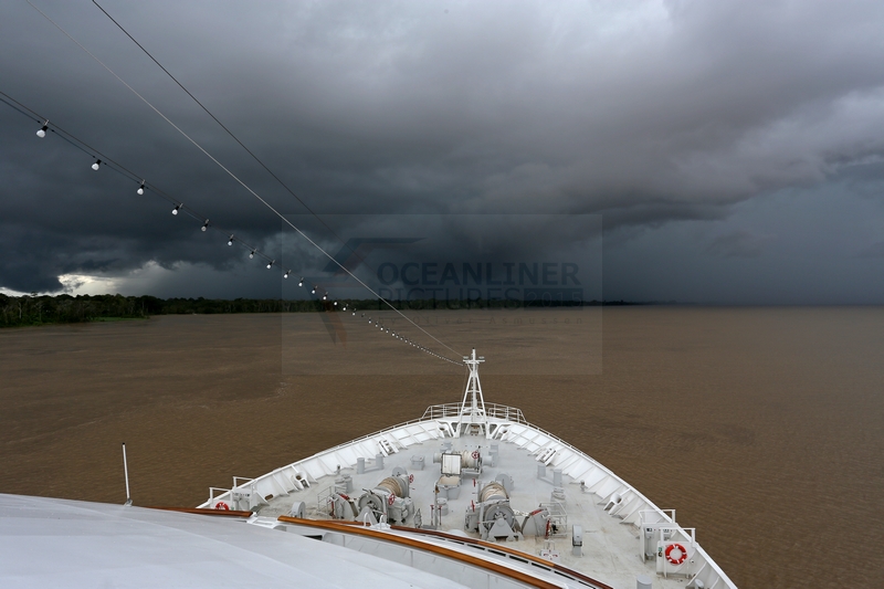 Hamburg vor Unwetterfront auf Amazonas 05.01.2015 Hamburg vor Unwetterfront auf Amazonas 05.01.2015