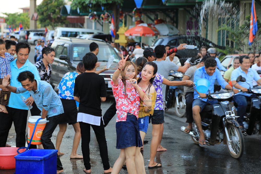 Happy Khmer New Year, Kampong Cham Strassenparty Happy Khmer New Year, Kampong Cham Strassenparty
