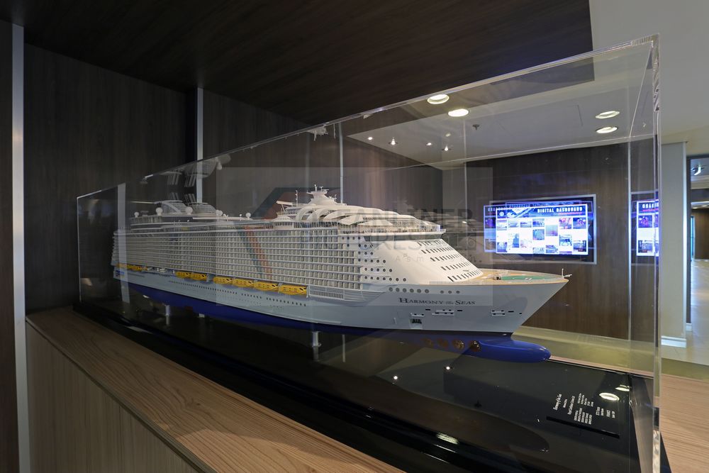 Harmony of the Seas Schiffsmodell Deck 15