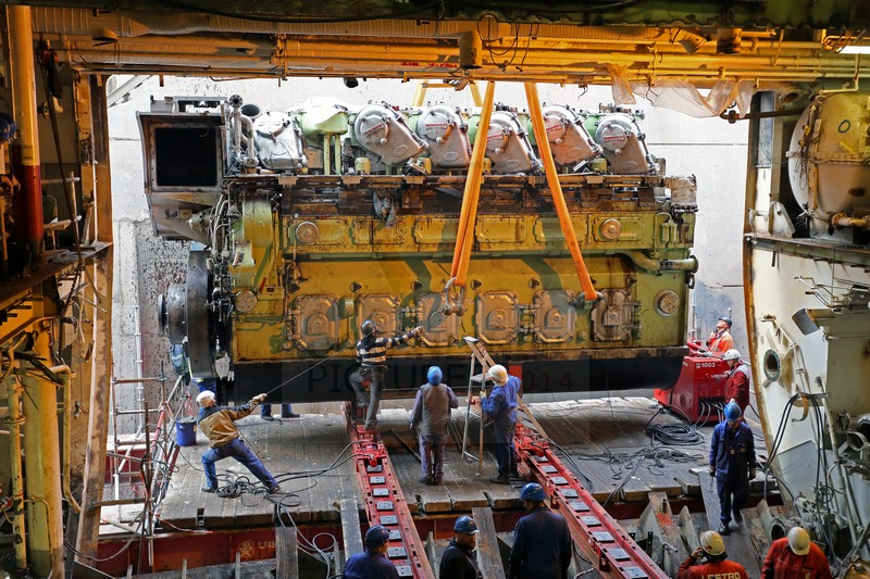 Hauptmaschine 3 im Maschinenraum MS Artania 09.10.2014