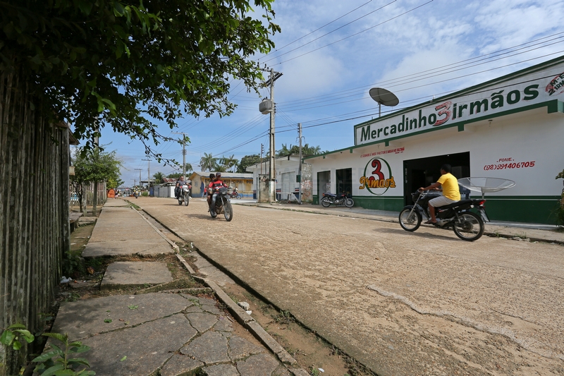 Hauptstrasse in Jutai 05.01.2015 Hauptstrasse in Jutai 05.01.2015