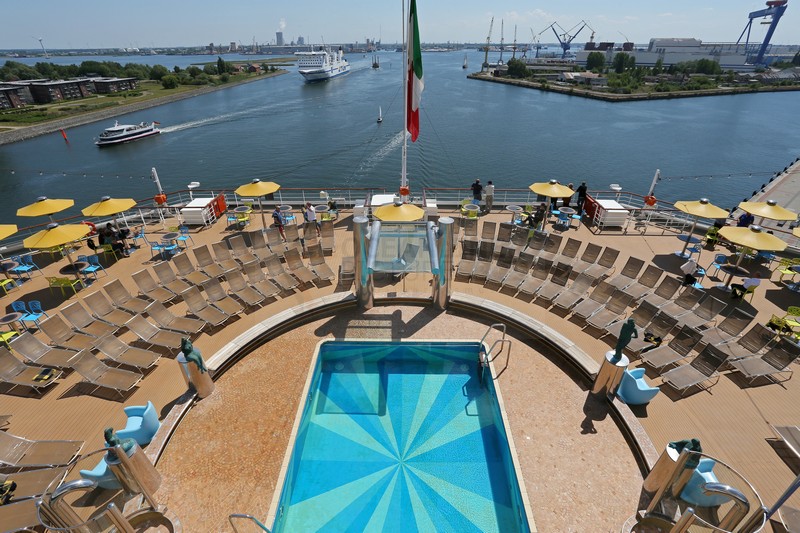 Heckpool und Decks Costa Favolosa Heckpool und Decks Costa Favolosa