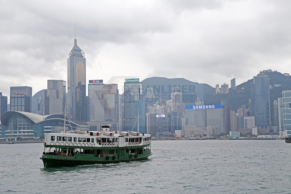 Hongkong Star Ferry vor Skyline 10.02.2016