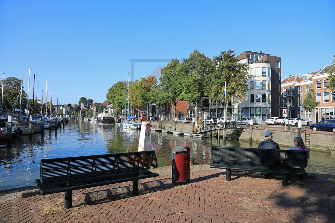 Idyllischer Platz am Wasser in Dordrecht Idyllischer Platz am Wasser in Dordrecht