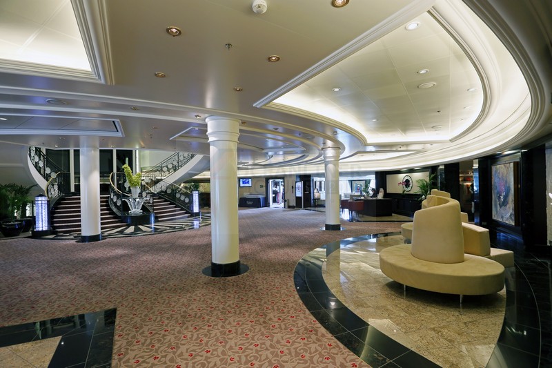 im Foyer der MS Marina