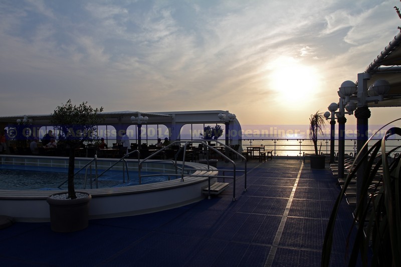 Sonnenaufgang an Bord der MS HAMBURG Sonnenaufgang an Bord der MS HAMBURG