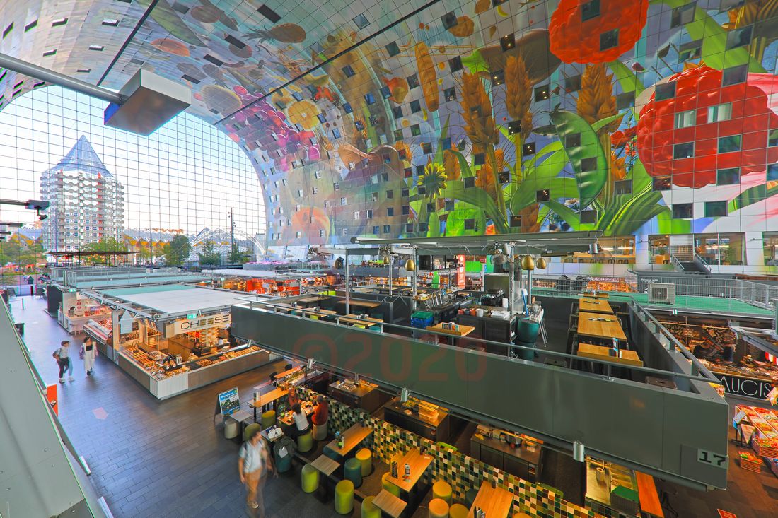 In der Markthalle von Rotterdam In der Markthalle von Rotterdam