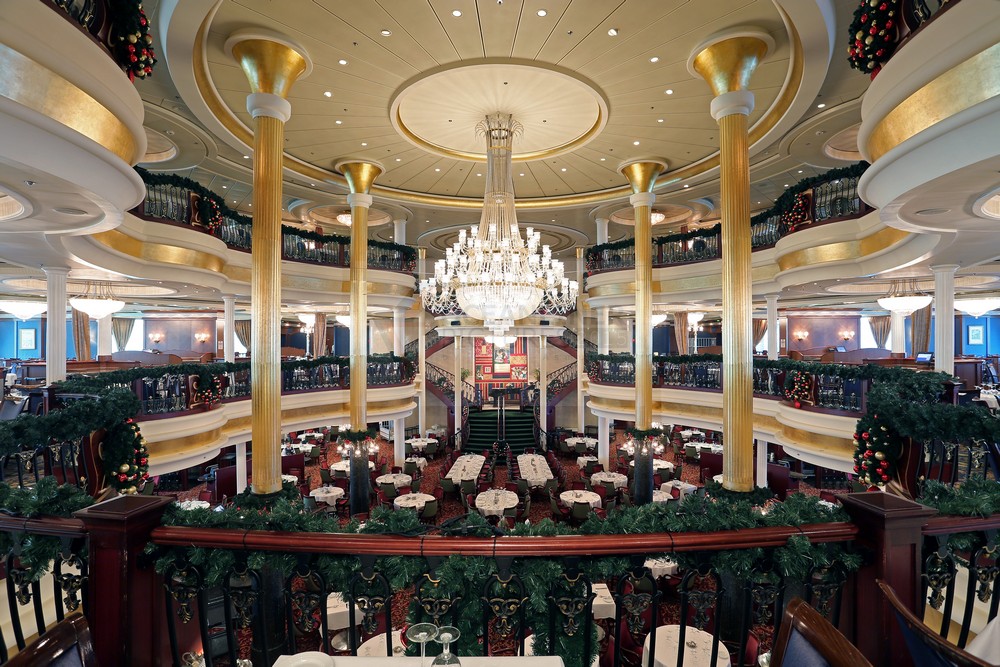 Independence of the Seas Hauptrestaurants über drei Decks