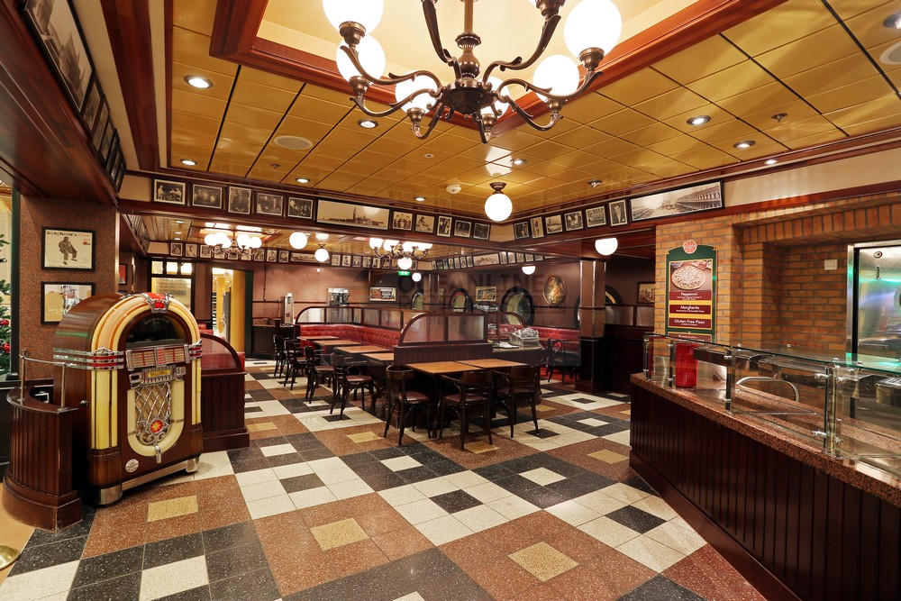 Independence of the Seas Sorrentos Pizzeria Independence of the Seas Sorrentos Pizzeria