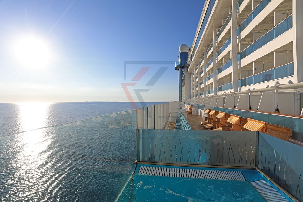 Infinity Whirlpools und Strandkörbe AIDAperla