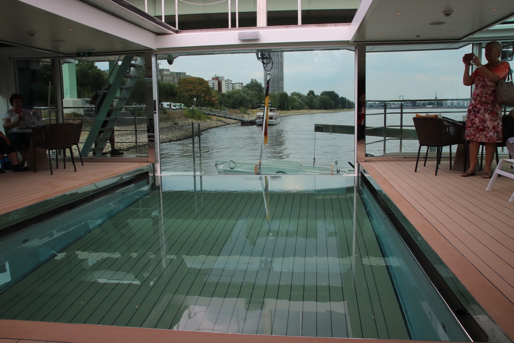 Infinitypool an Bord der VistaStar von 1A Vista Reisen