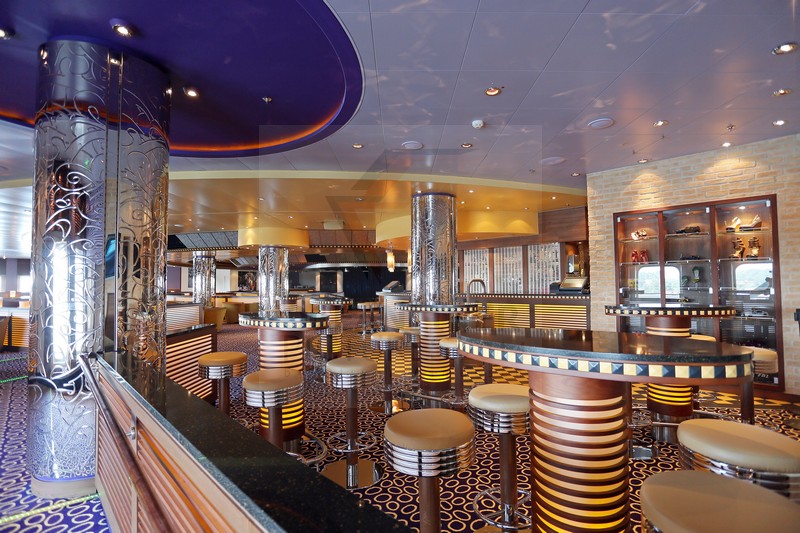 Manhattan Show Lounge MS Azura