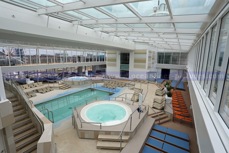 Innenpool und Whirlpools Mein Schiff 3 Innenpool und Whirlpools Mein Schiff 3