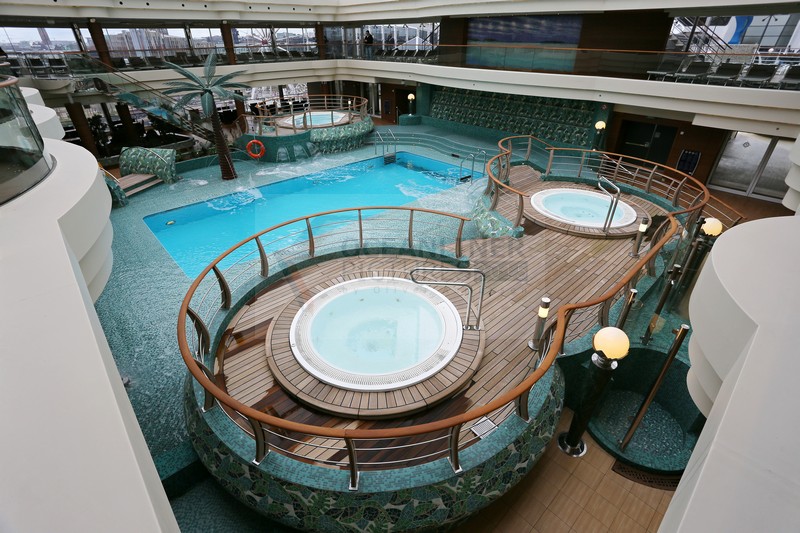Innenpool und Whirlpools MSC Splendida