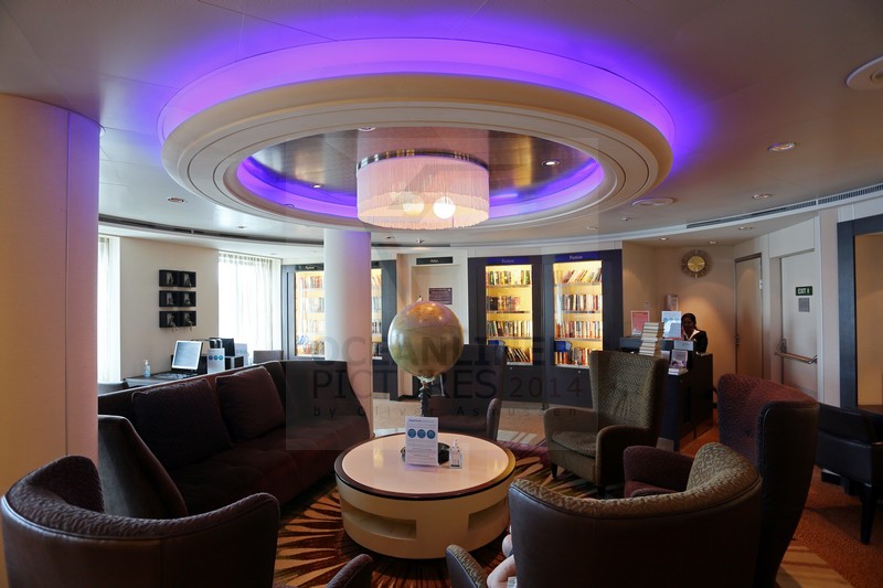 Internet Corner und Library MS Azura