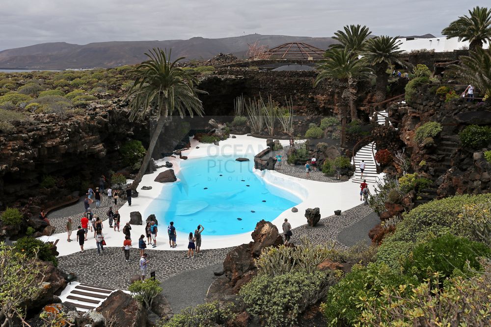 Jameo Grande, weißes Schwimmbecken Lanzarote