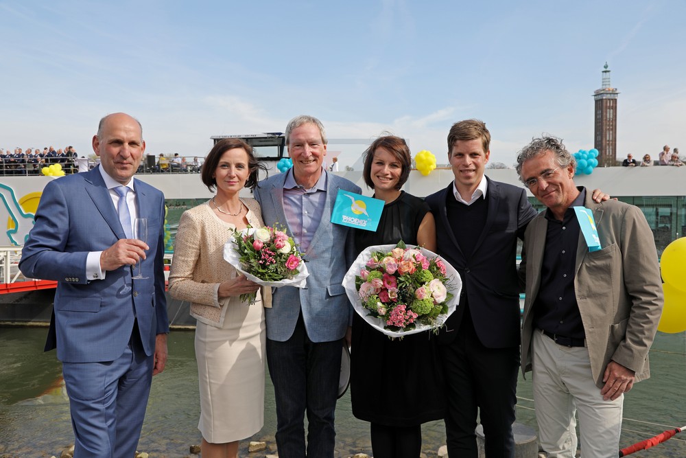 Johan Rijfers, Andrea Lejckova-Rijfers, Johannes Zurnieden, Sarah Krumpen, Benjamin Krumpen, Joerg Kramer vor MS Asara