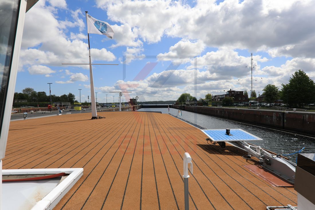 Junker Jörg vor Schleuse Kiel Holtenau 14.05.2020