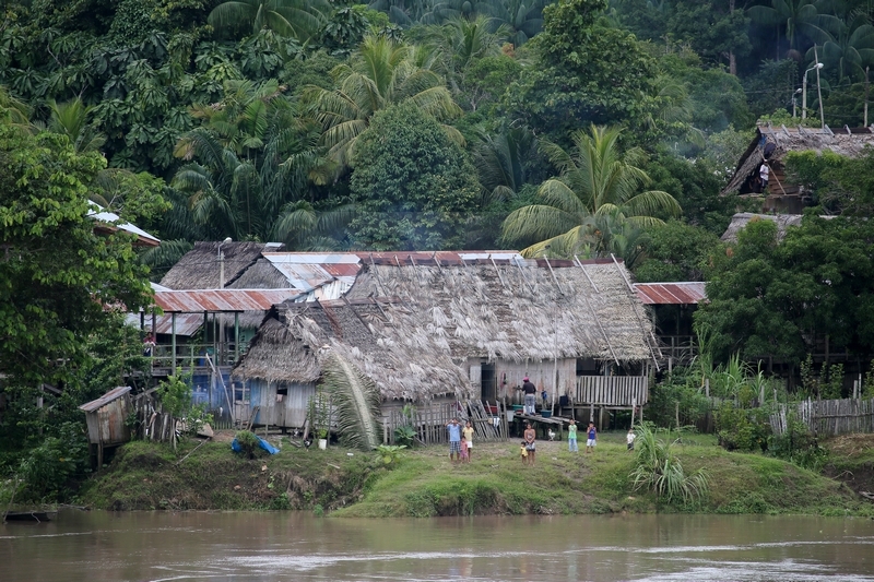 kleine Ansiedlung im Regenwald von Peru am Amazonas 07.01.2015 kleine Ansiedlung im Regenwald von Peru am Amazonas 07.01.2015